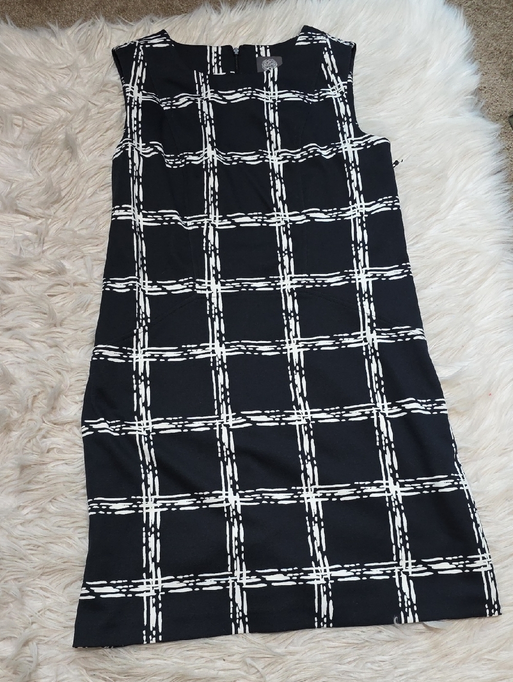 NWT Vince Camuto Shift Dress- 6